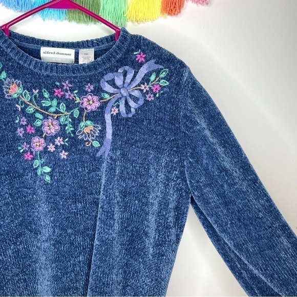 Vintage Alfred Dunner Blue Floral Embroidered Chenille Pullover Cozy Sweater - Picture 7 of 17